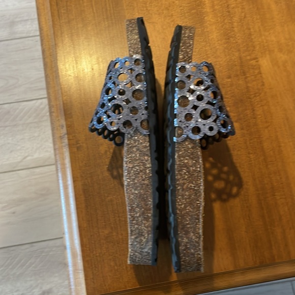 Slip on sandal. Like New - Picture 5 of 7